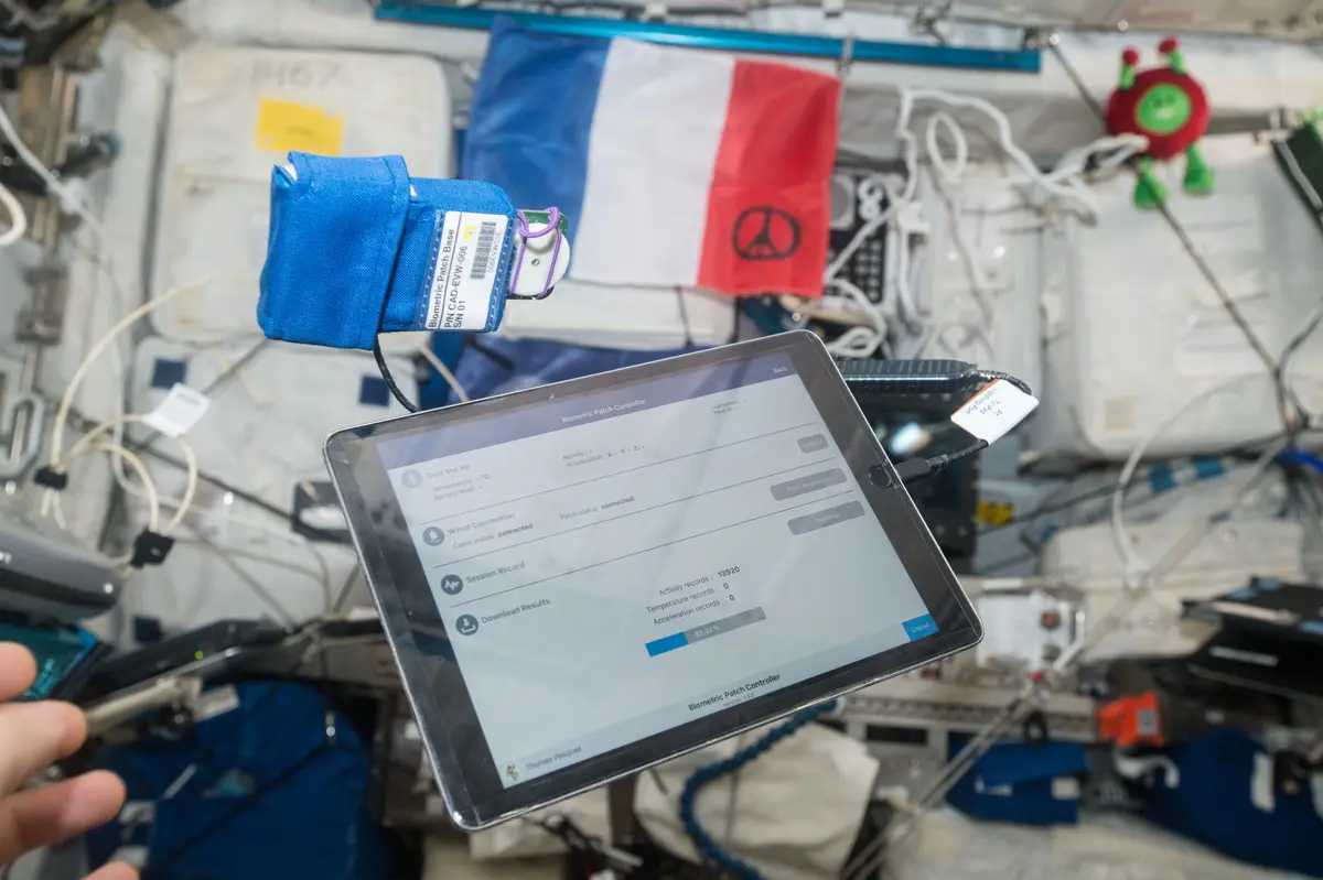 Exclusif : que peut bien faire Thomas Pesquet avec son iPad sur l'ISS ?