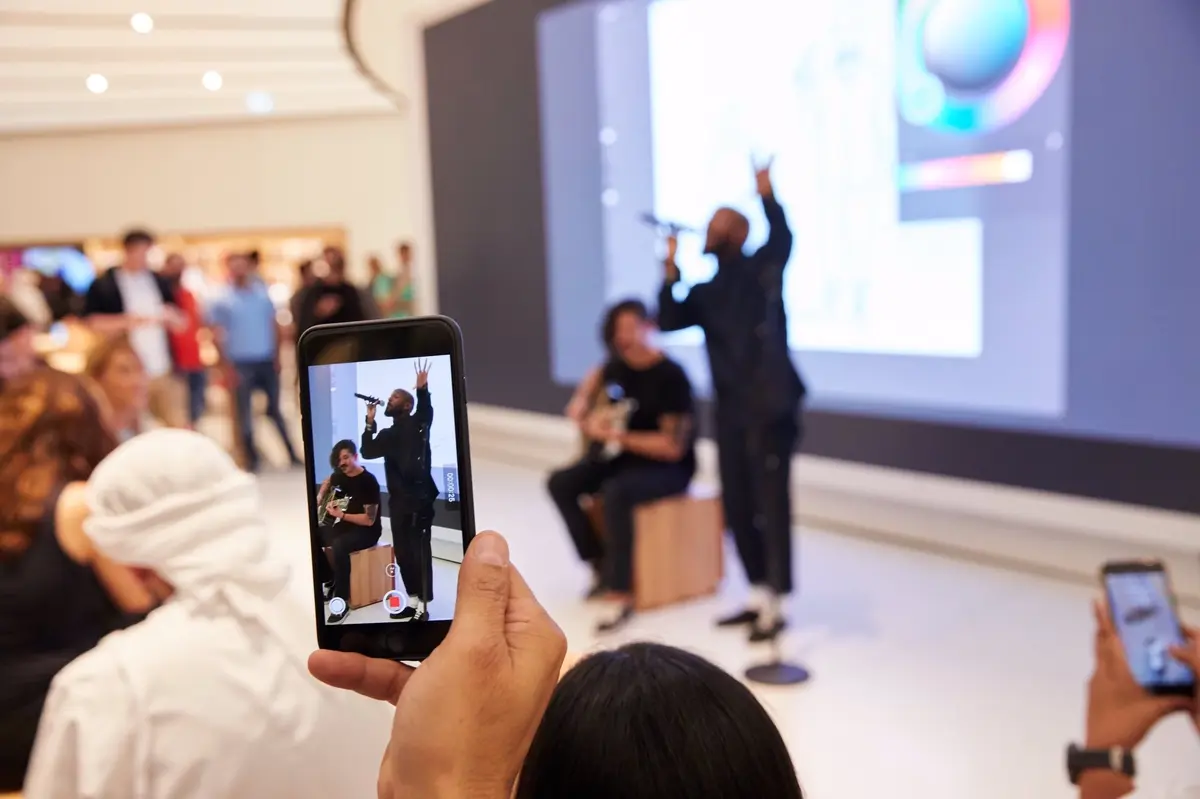 L'image du soir : l'album photo d'Angela Ahrendts à Dubai