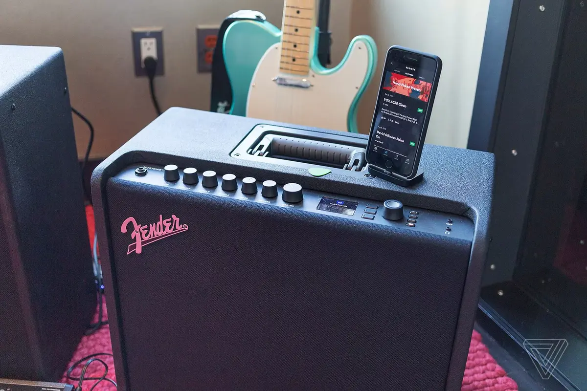 Fender lance un ampli (pour guitare) connecté via WiFi/Bluetooth : le Mustang GT