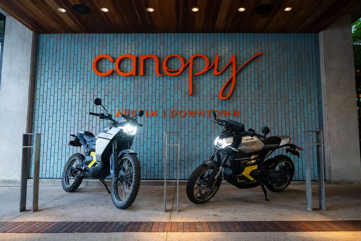 Essai de la Can-Am Pulse, la premi&egrave;re moto &eacute;lectrique &eacute;quip&eacute;e de CarPlay
