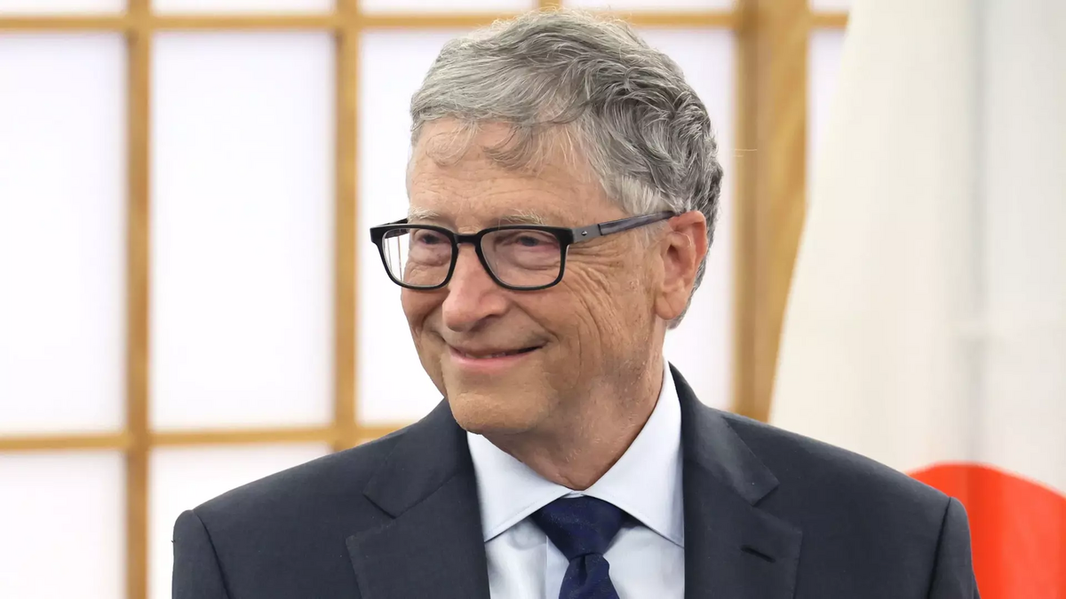 Bill Gate still does not use Apple products, and he is proud of it (and following?)