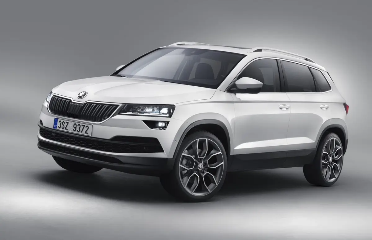 Skoda présente le Karoq, compatible CarPlay et avec une connectivité Apple Watch