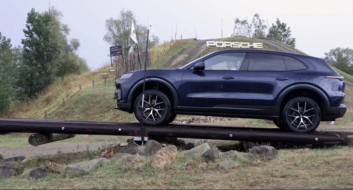 Essai Porsche Cayenne &eacute;lectrique&nbsp;: circuit, off-road, recharge, 1000CV... il nous a bluff&eacute;s&nbsp;!