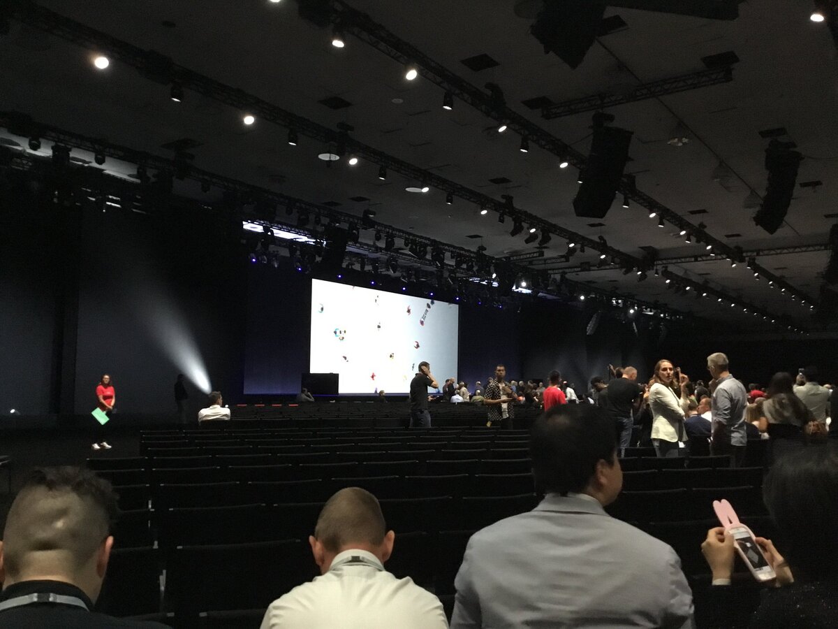 #WWDC : la presse commence à rentrer dans la salle ! (photos)