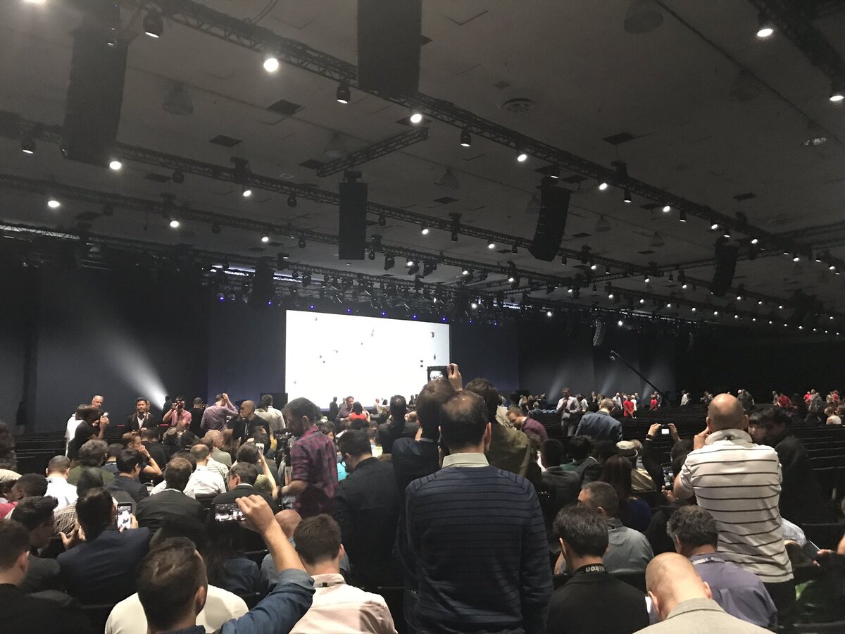 #WWDC : la presse commence à rentrer dans la salle ! (photos)