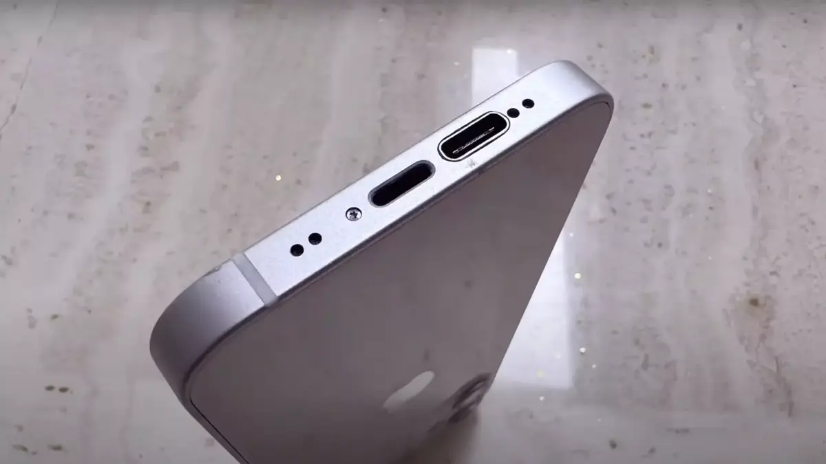 Que pensez-vous de cet iPhone mini avec des ports USB-C et Lightning ?