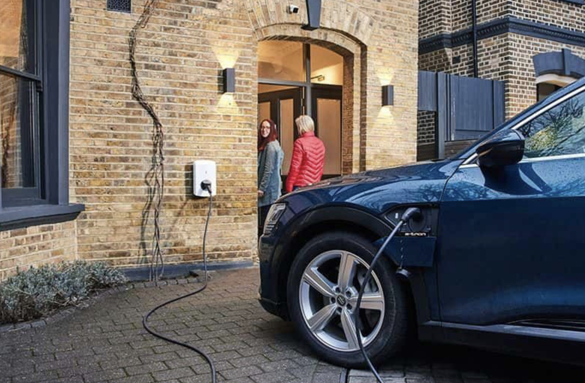 Oh qu'il est malin ce câble de charge pour voiture électrique !