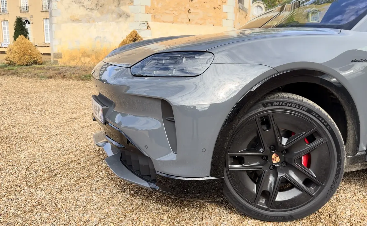 Essai Porsche Cayenne &eacute;lectrique&nbsp;: circuit, off-road, recharge, 1000CV... il nous a bluff&eacute;s&nbsp;!