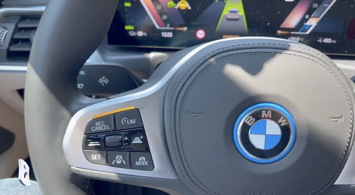 Essai BMW i4 eDrive 40 : autonomie d'une Tesla, conduite et finitions BMW !