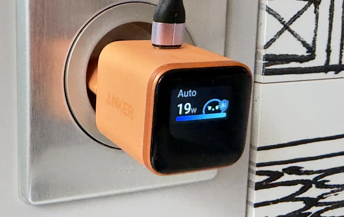 Test du chargeur Anker Nano 45W orange&nbsp;: un &eacute;cran mignon, de la charge "froide", id&eacute;al pour voyager