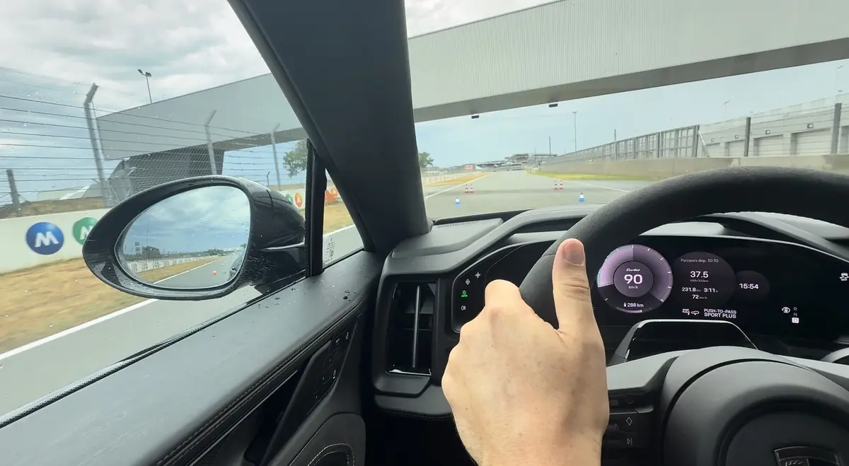 Essai Porsche Cayenne &eacute;lectrique&nbsp;: circuit, off-road, recharge, 1000CV... il nous a bluff&eacute;s&nbsp;!