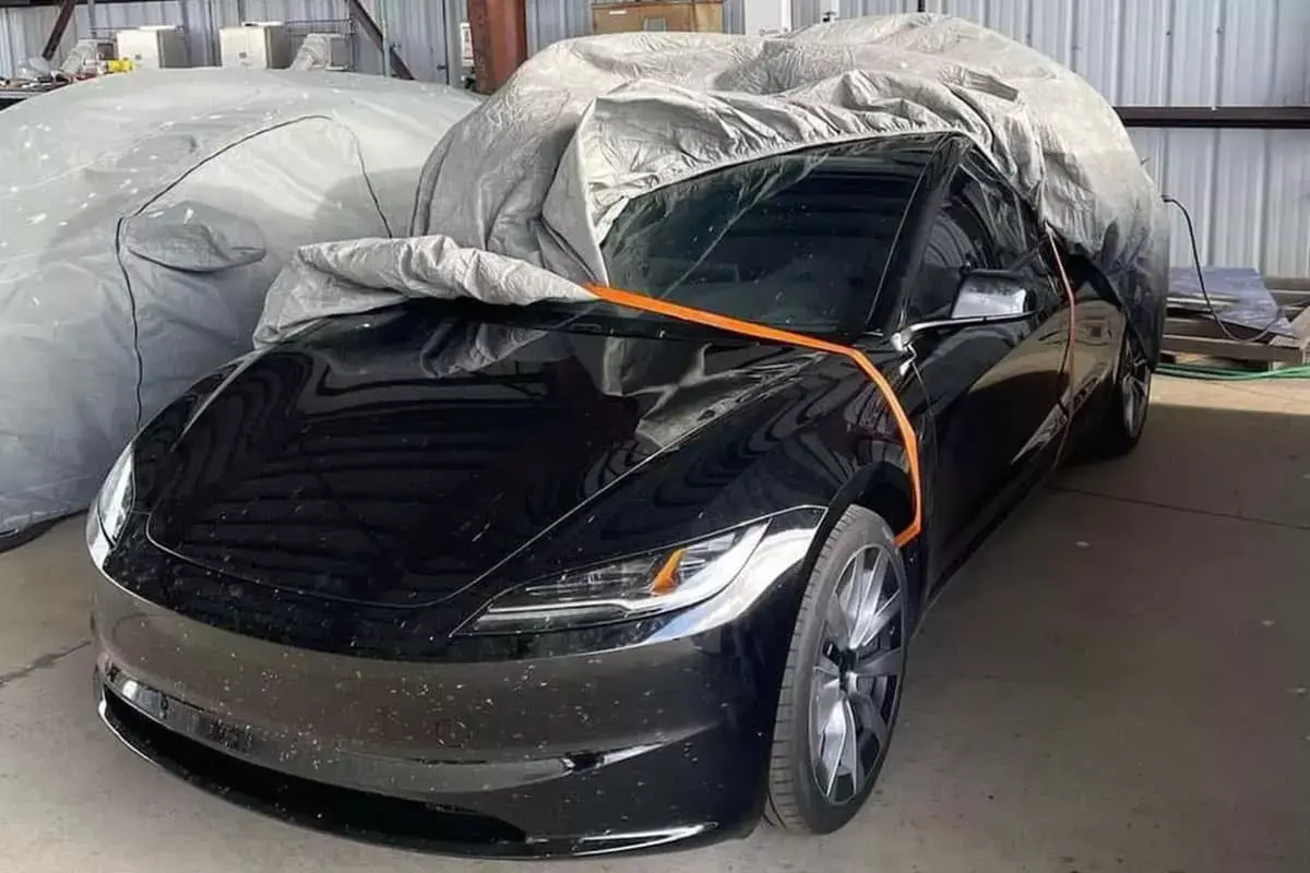 Une photo de la nouvelle Tesla Model 3 ? Avec de nouveaux écrans ?