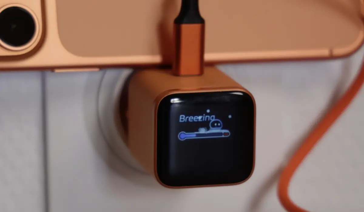 Test du chargeur Anker Nano 45W orange&nbsp;: un &eacute;cran mignon, de la charge "froide", id&eacute;al pour voyager