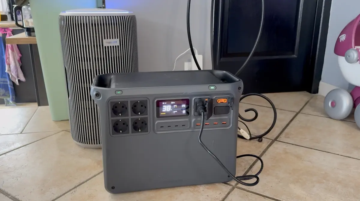 Test DJI Power 2000&nbsp;: cette batterie nomade peut m&ecirc;me charger... votre maison&nbsp;!