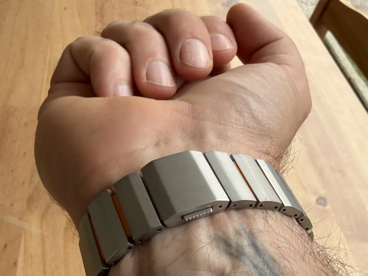 Test du KUXIU Titanium Band&nbsp;: un bracelet en titane pour Apple Watch &agrave; 41&nbsp;&euro;