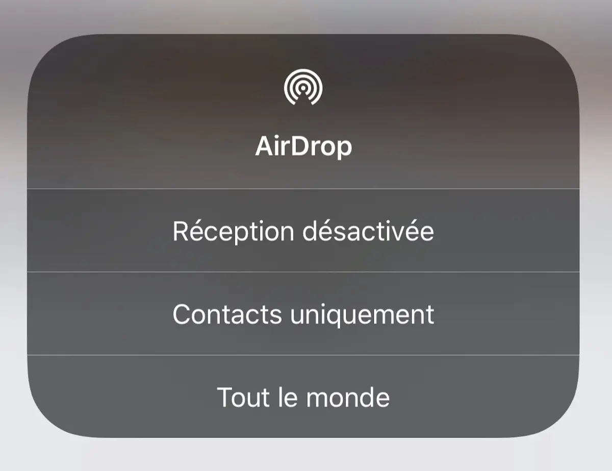 La petite blague d'AirDrop fonctionne toujours bien dans le métro de New York