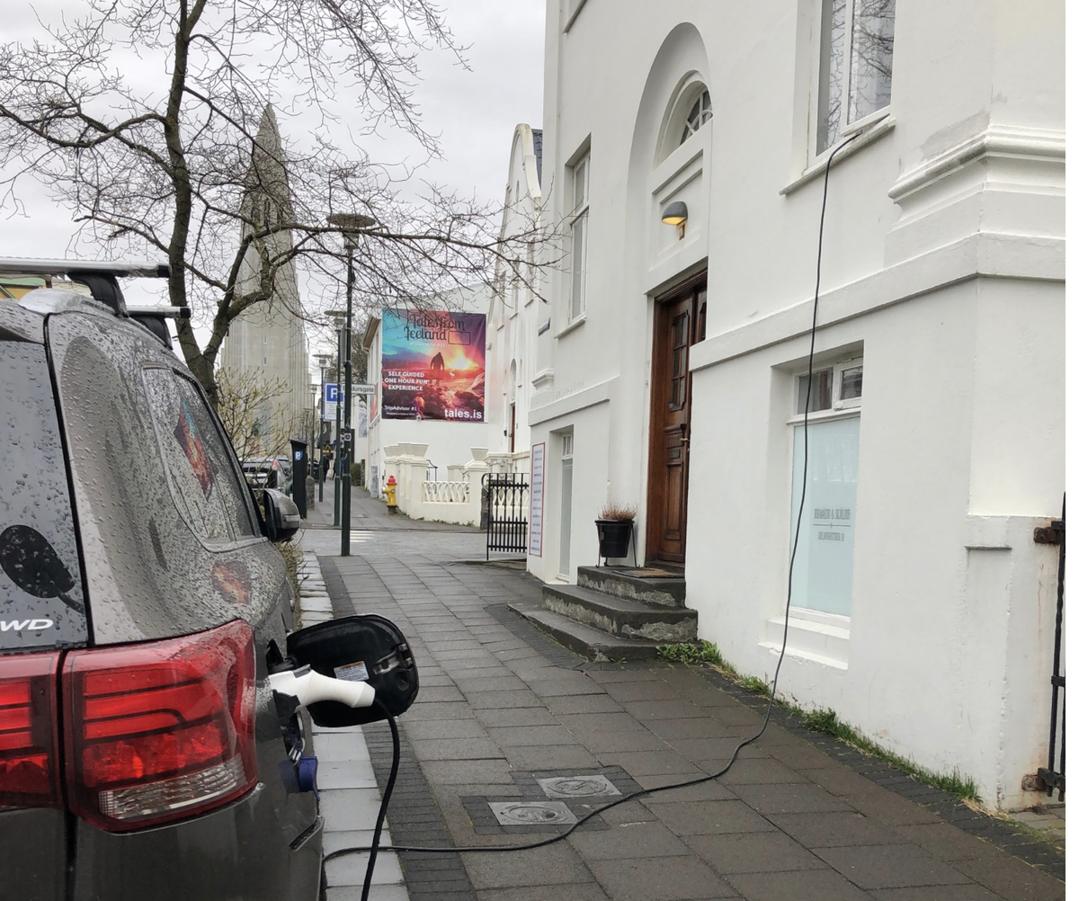 Oh qu'il est malin ce câble de charge pour voiture électrique !