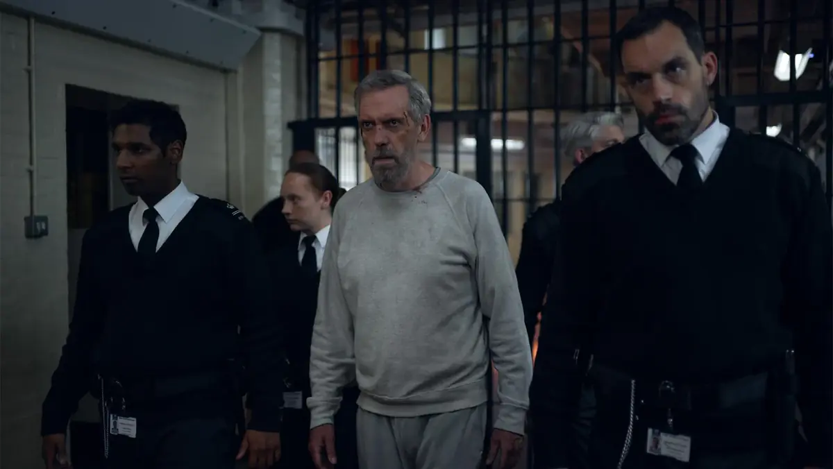 Apple TV enferme le Dr House (enfin Hugh Laurie) en prison dans son prochain thriller