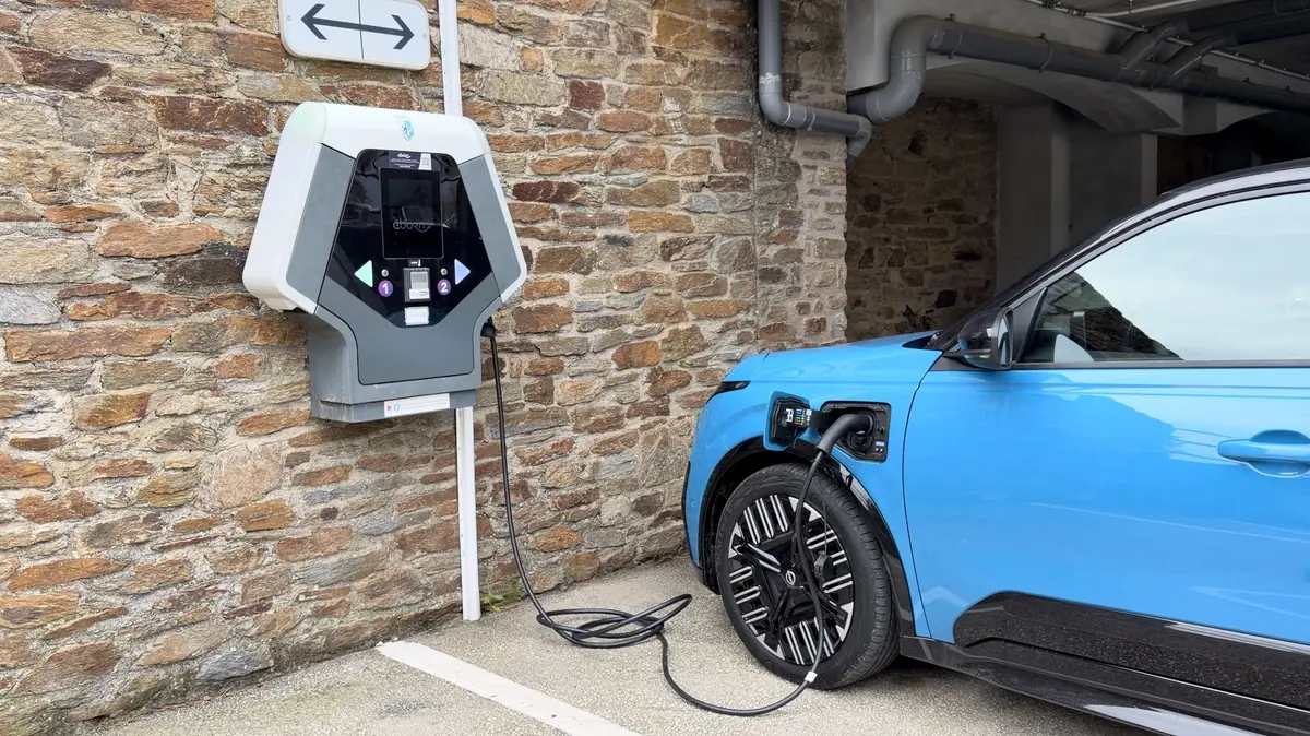 Essai Nissan Micra &eacute;lectrique&nbsp;: gal&egrave;re ou pas pour partir en vacances&nbsp;? (road-trip vid&eacute;o)