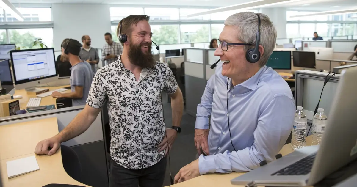 L'image du Soir : Tim Cook se reconvertit en conseiller AppleCare