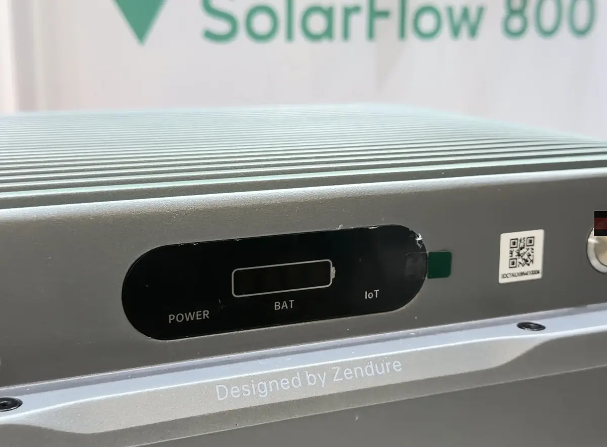 Zendure SolarFlow 800 Plus : on a vu la batterie solaire low-cost et ultra-compacte de 2kWh à 479€ !