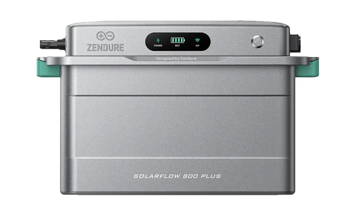 Zendure SolarFlow 800 Plus : on a vu la batterie solaire low-cost et ultra-compacte de 2kWh à 479€ !