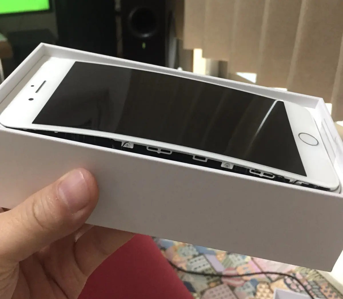 Oups ! Certains iPhone 8 s'ouvriraient en deux pendant la charge ! (photos)