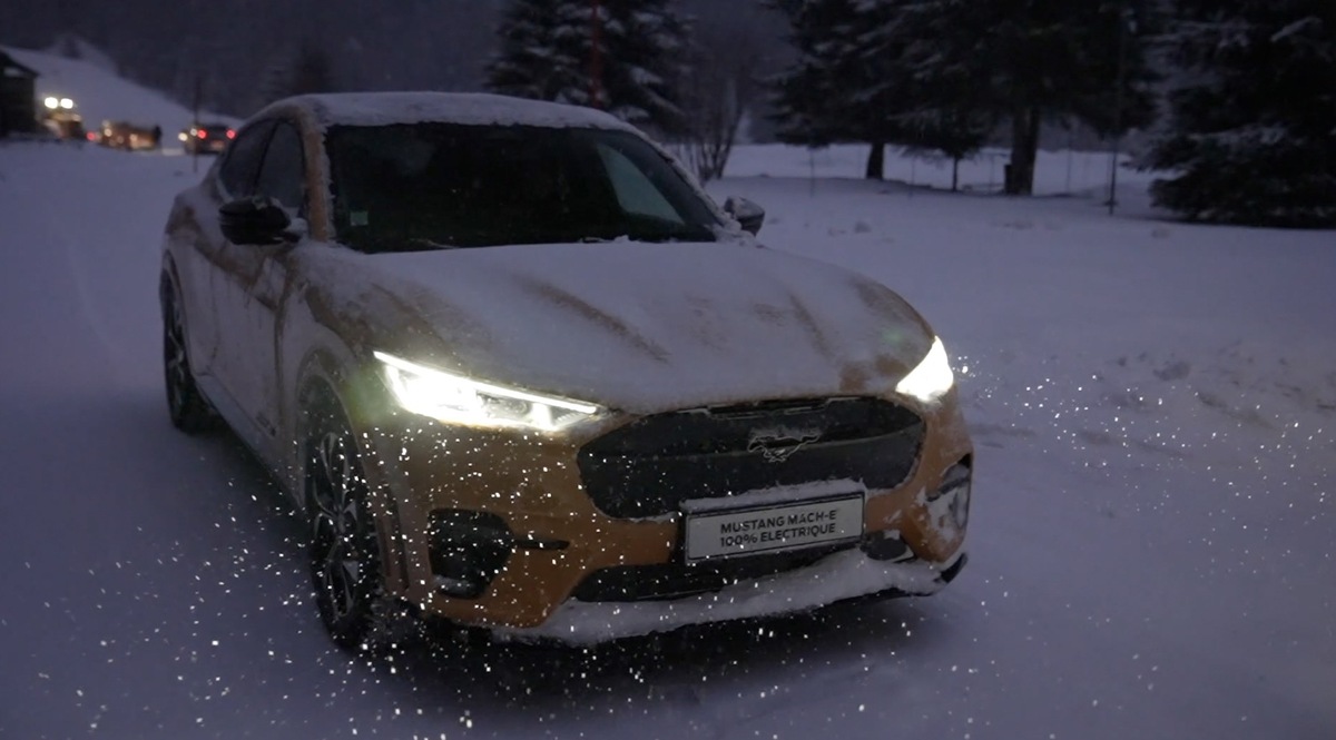 Essai Ford Mustang Mach-E sur la neige !