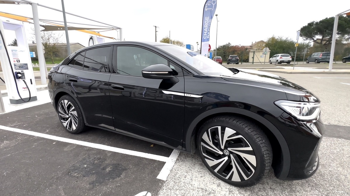 Essai Volkswagen ID.5 GTX : prix, autonomie, consos, recharge et conduite sur neige