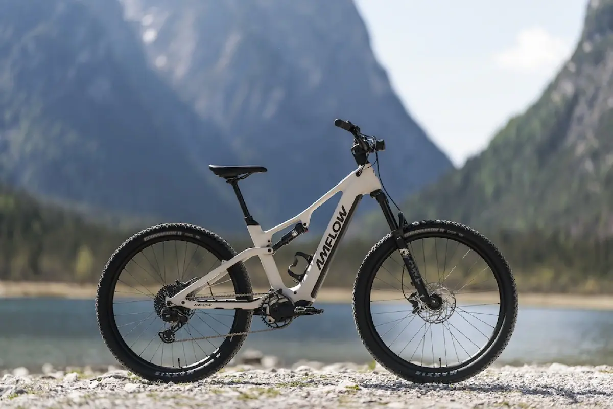 Amflow TL Carbon&nbsp;: DJI lance un VTT &eacute;lectrique tout-carbone &agrave; 3 499 euros