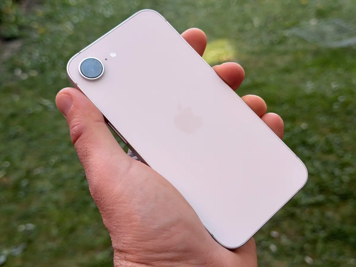 En tous cas il a une bonne t&ecirc;te, pleine de sobri&eacute;t&eacute;&nbsp;!