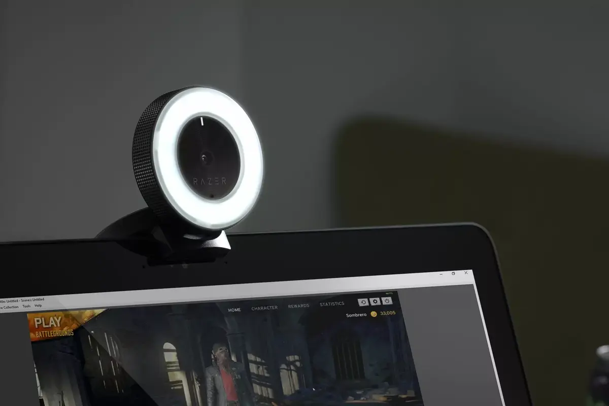 Razer a créé une webcam dédiée aux streamers (avec lampe intégrée), micro en option