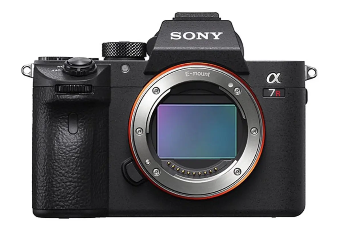 Photo : Sony présente son A7R III... mais que font Nikon et Canon ?!