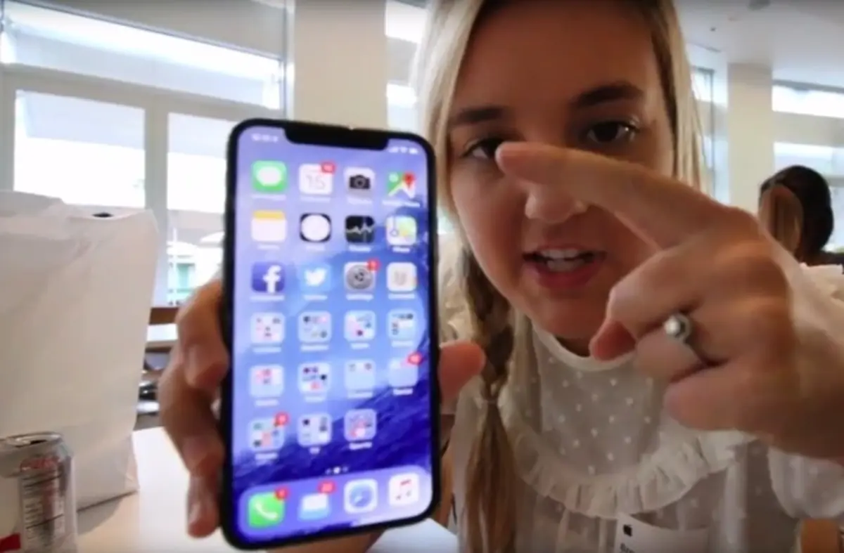 Un ingénieur de l'iPhone X se fait virer après avoir laissé sa fille le
