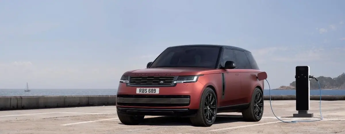 Tablette, charge rapide et autonomie électrique record pour le nouveau Range Rover