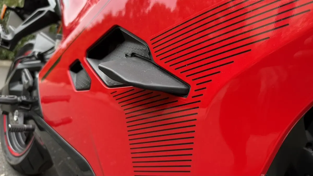 Essai Ultraviolette F77 Mach 2, une moto &eacute;lectrique convaincante mais pas sans d&eacute;fauts