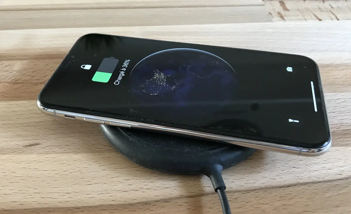 iPhone X : on a testé la charge sans-fil "ultra-rapide" (et c'est pas terrible)