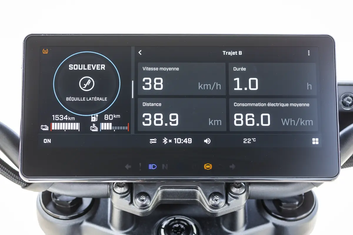 Essai de la Can-Am Pulse, la premi&egrave;re moto &eacute;lectrique &eacute;quip&eacute;e de CarPlay