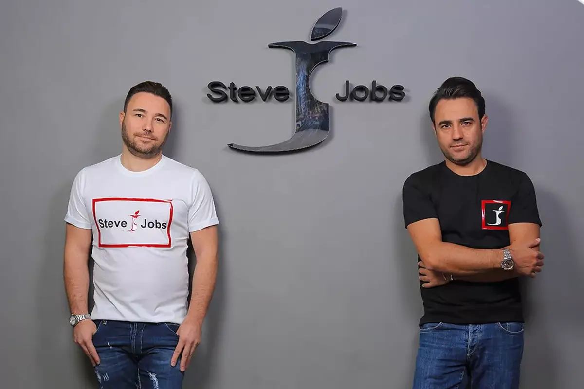 "Steve Jobs" autorisée à vendre des vêtements en Italie (et bientôt des appareils high-tech ?)