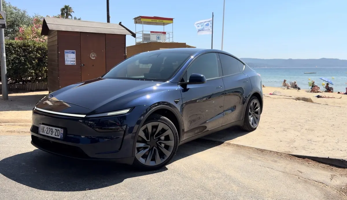Essai Model Y 7 places 2026&nbsp;: peut-on vraiment partir en vacances en famille avec des bagages&nbsp;?