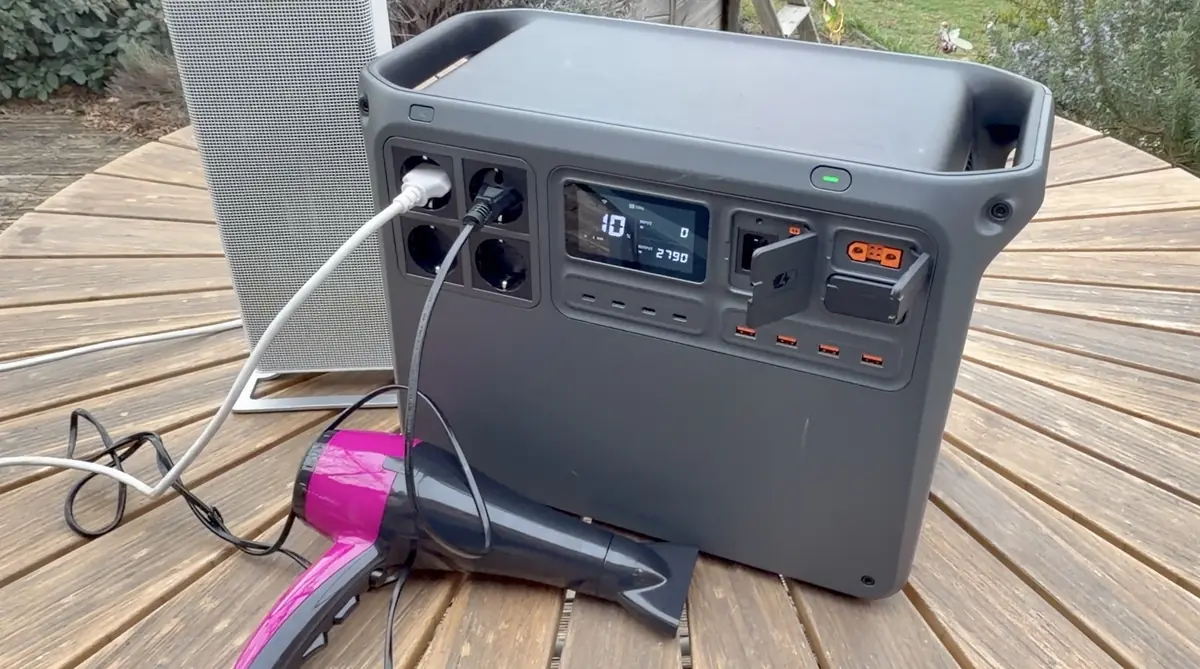 Test DJI Power 2000&nbsp;: cette batterie nomade peut m&ecirc;me charger... votre maison&nbsp;!