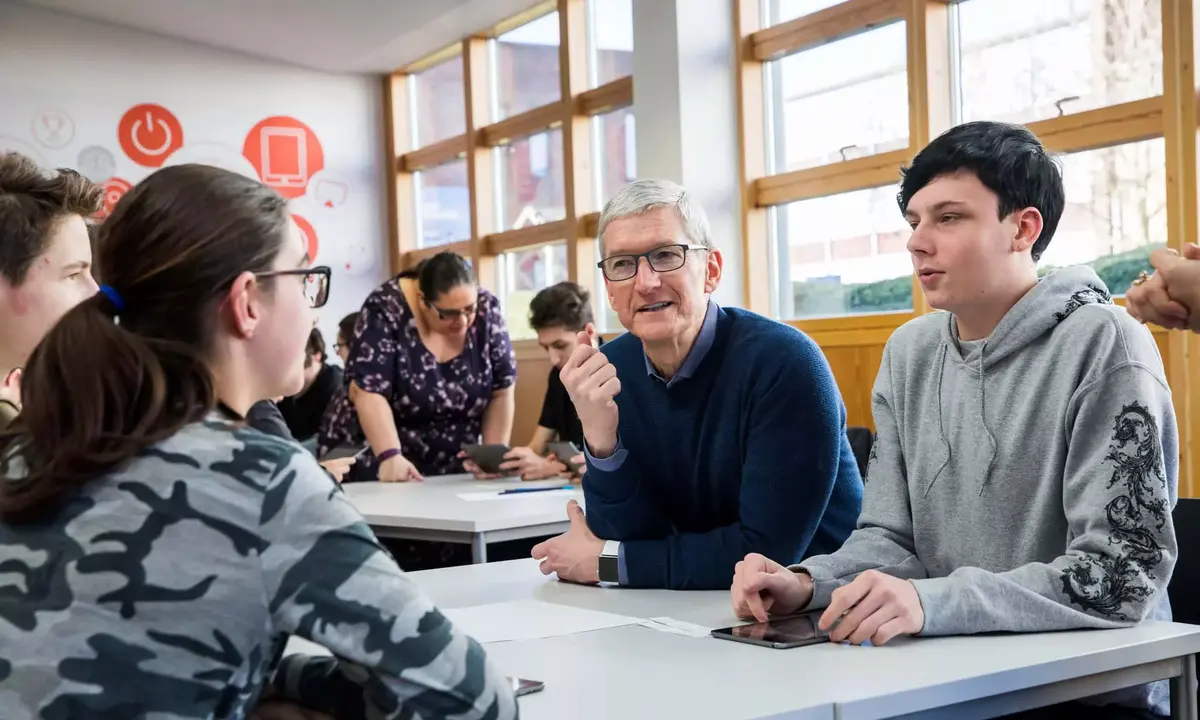 Tim Cook ne serait pas fan de l'addiction aux iPhone (il préfère le code !)