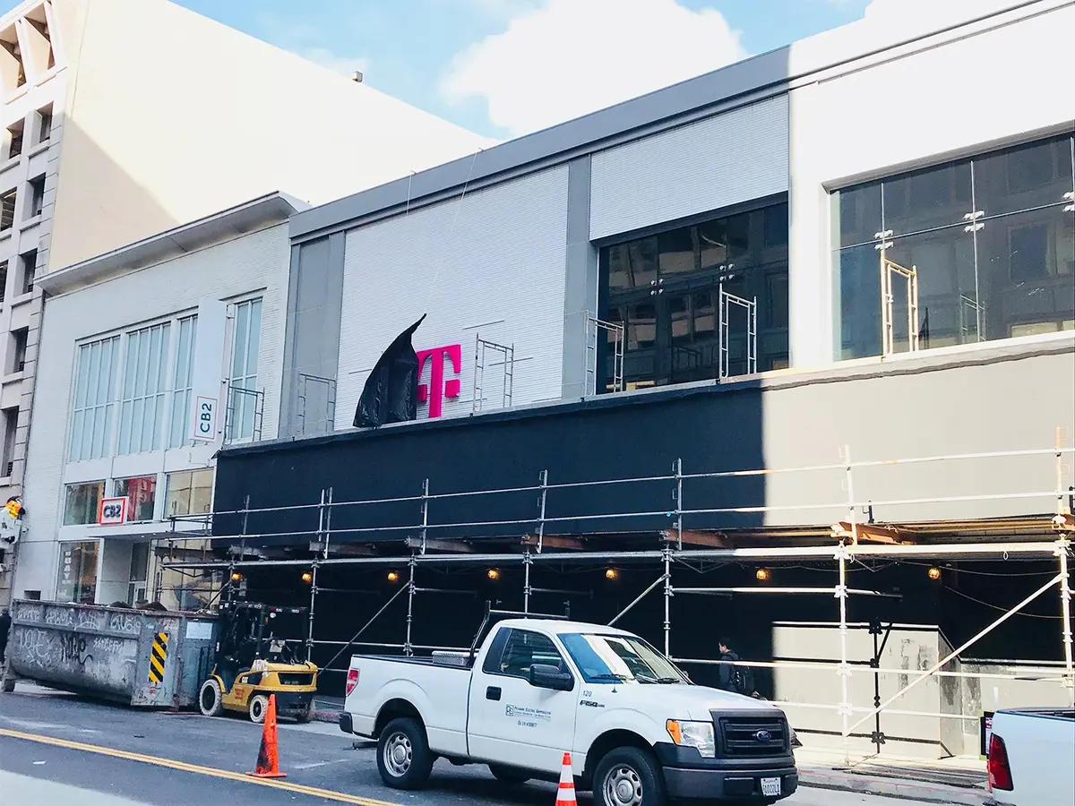 L'image du soir : l'ancien Apple Store de San Francisco est désormais une boutique de...