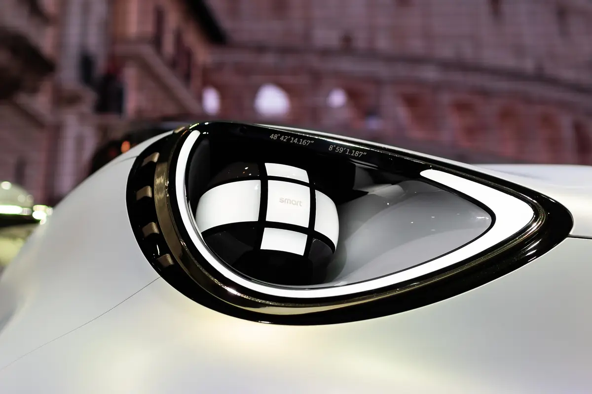 Smart #2&nbsp;: on a pu voir l&rsquo;int&eacute;rieur de la future micro-citadine &eacute;lectrique &agrave; Rome