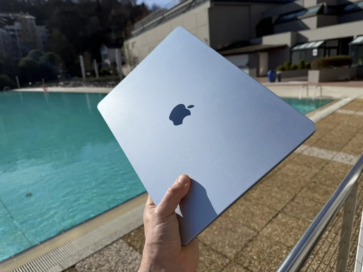 MacBook Air M4 13および15インチのテスト：大きなフラストレーションのある優れたマシン！