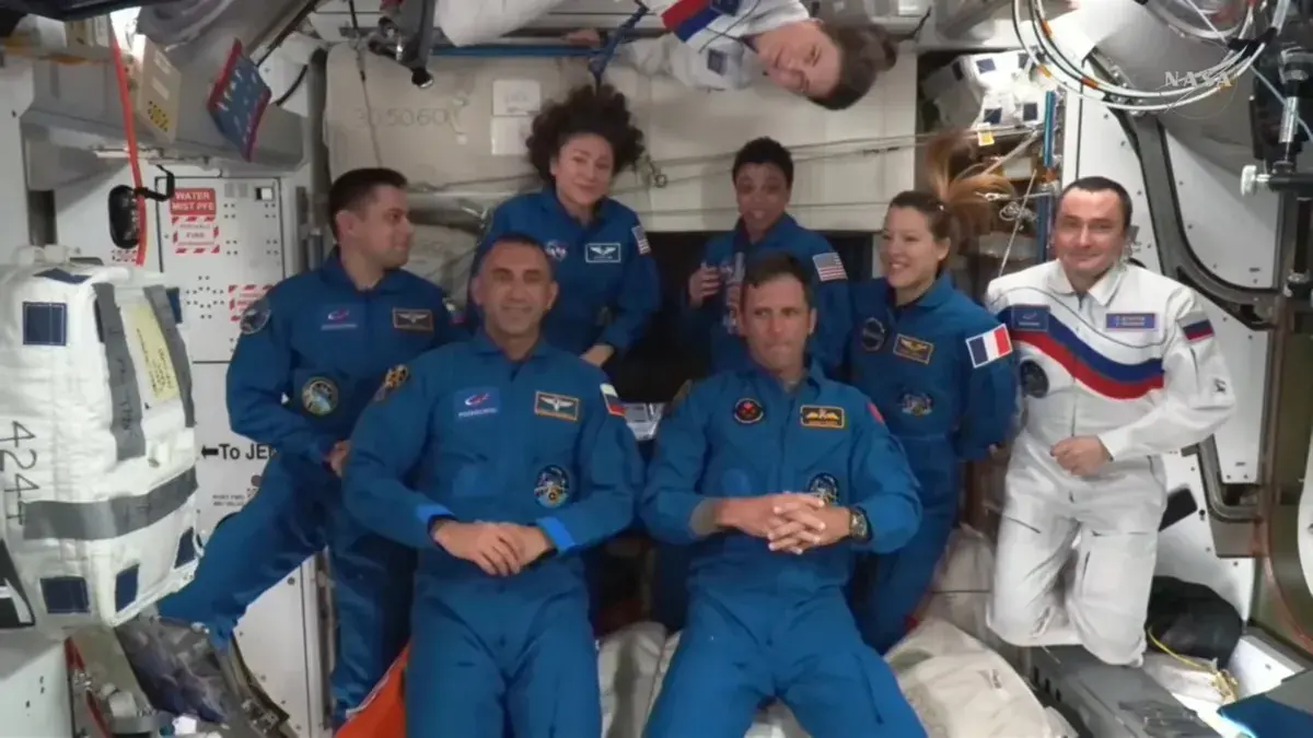 SpaceX&nbsp;: amarrage record &agrave; l'ISS en 8 heures, sauf que les Russes font trois fois mieux