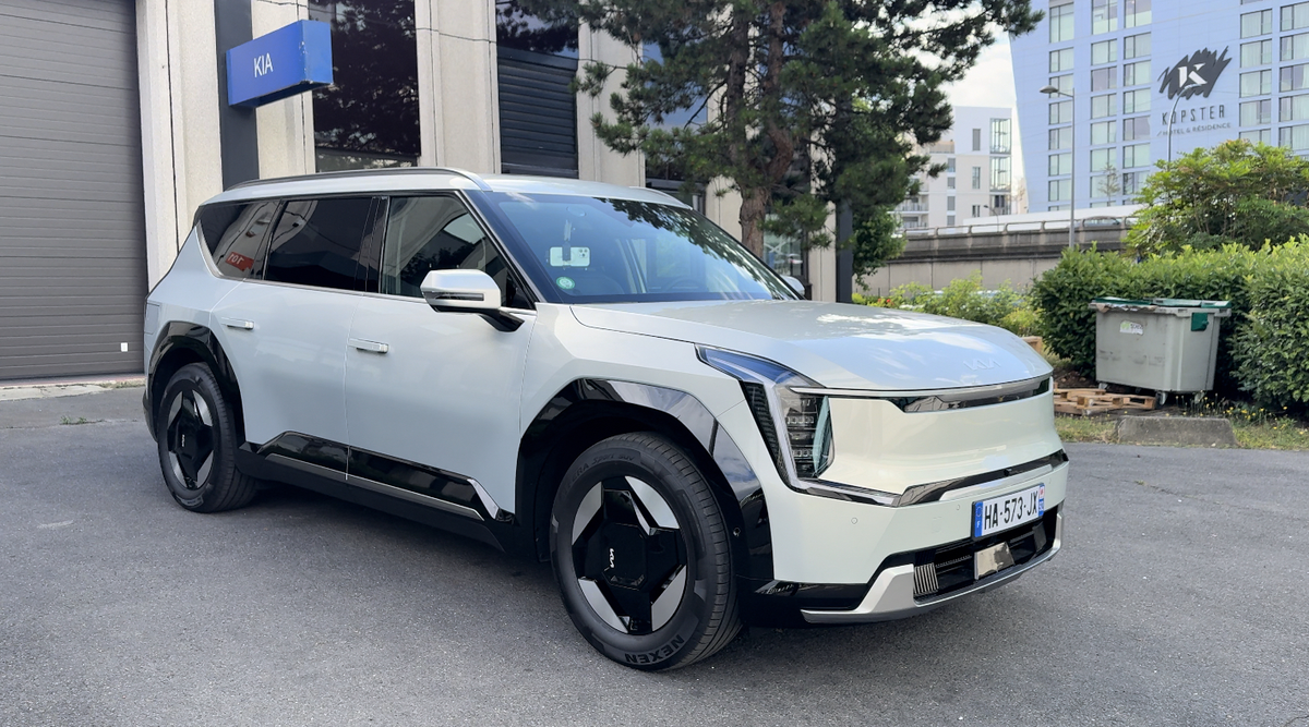 Essai Model Y 7 places 2026&nbsp;: peut-on vraiment partir en vacances en famille avec des bagages&nbsp;?