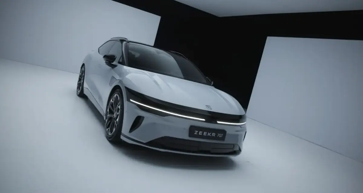 On essaie toutes les Zeekr, la marque chinoise de luxe qui d&eacute;barque en France&nbsp;!