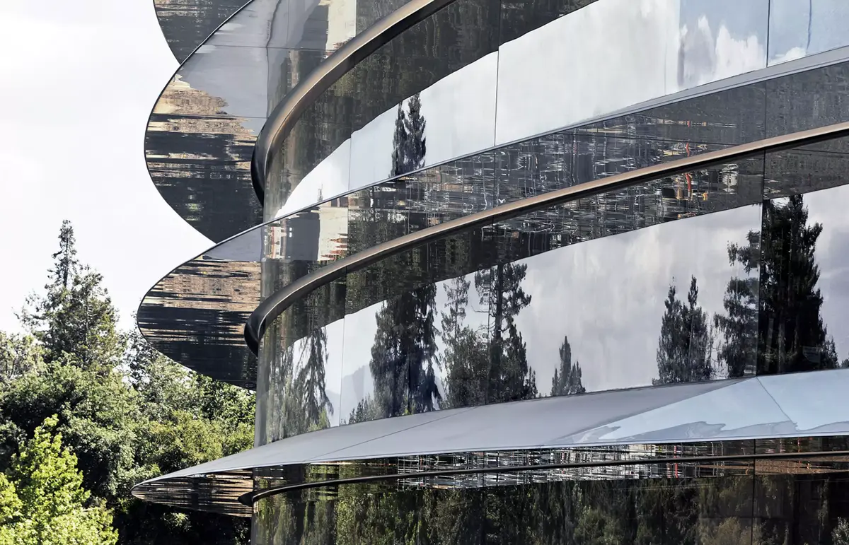 Les vitres d'Apple Park sont trop propres