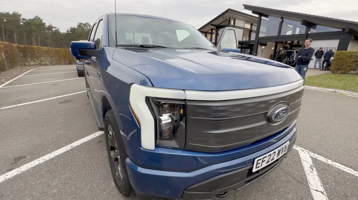 Essai Ford F-150 Lightning électrique : il peut alimenter une maison !